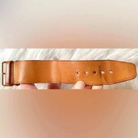 🌸Louis Vuitton🌸Strap / Cuff Holder🌸Measurements in Description🌸 - Picture 3 of 11